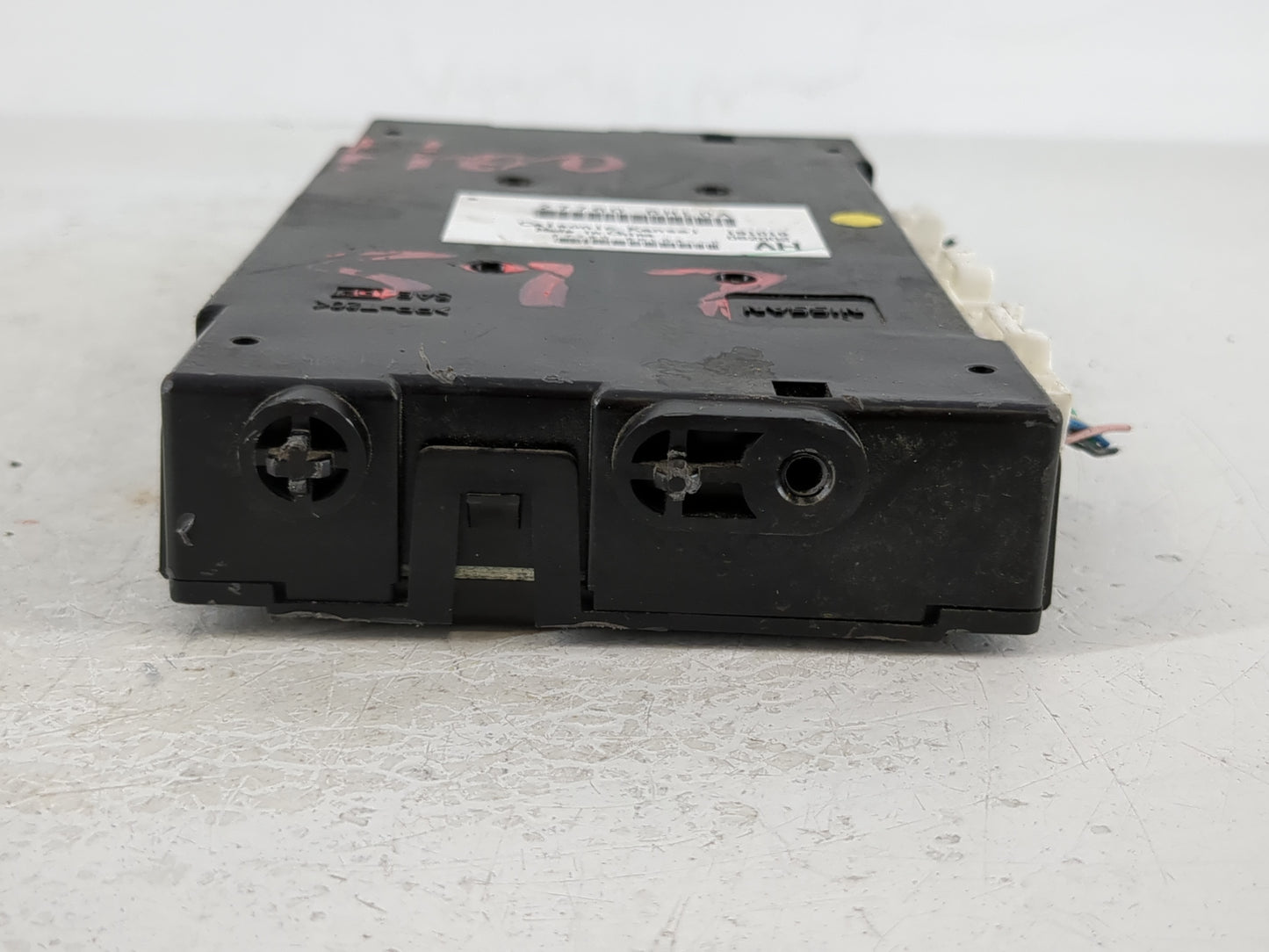 2019-2020 Infiniti Q50 Chassis Control Module Ccm Bcm Body Control - Oemusedautoparts1.com