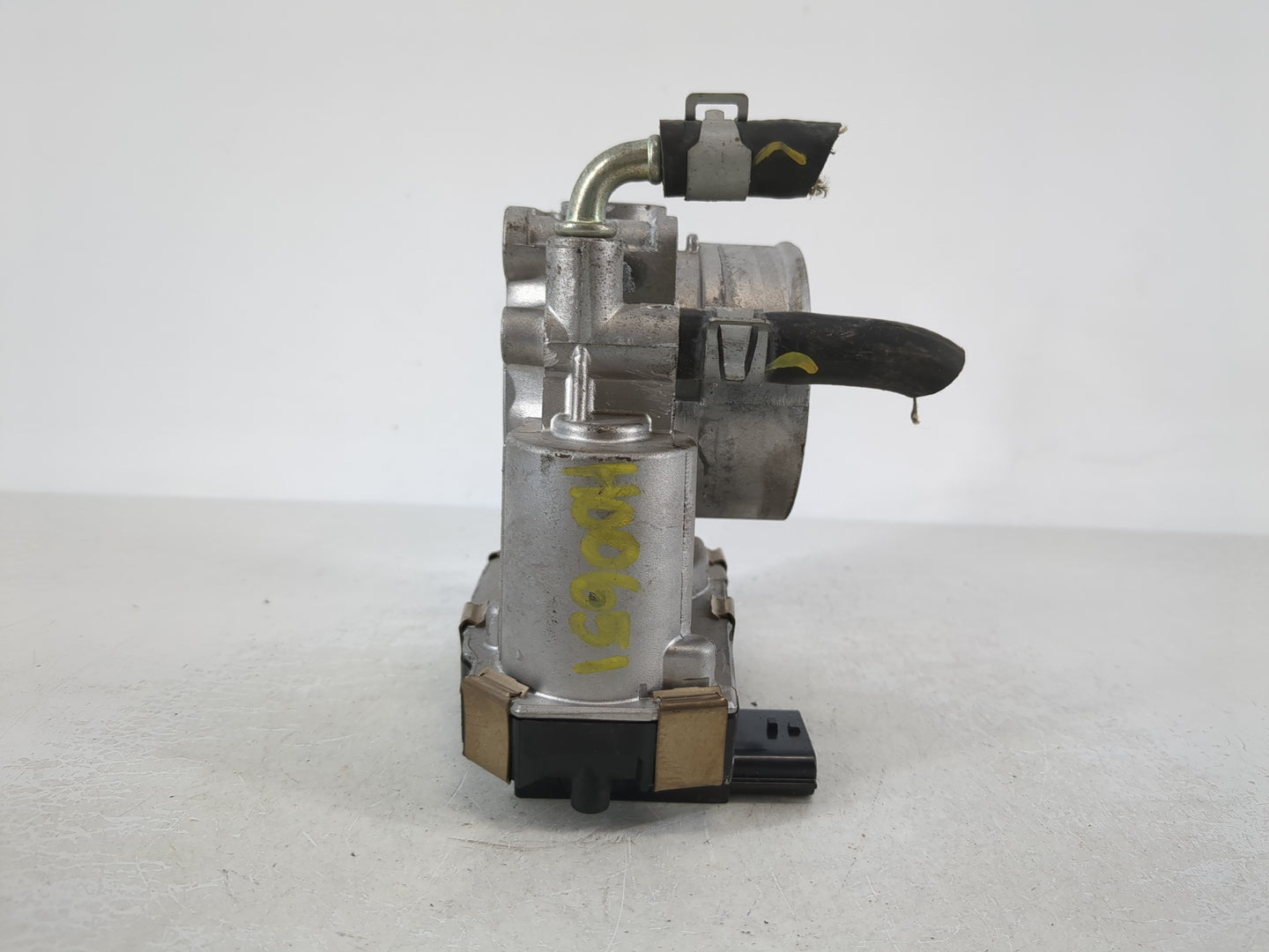 2016-2020 Infiniti Q50 Throttle Body P/N:9X05 RME60-52 Fits Fits 2016 2017 2018 2019 2020 OEM Used Auto Parts - Oemusedautop