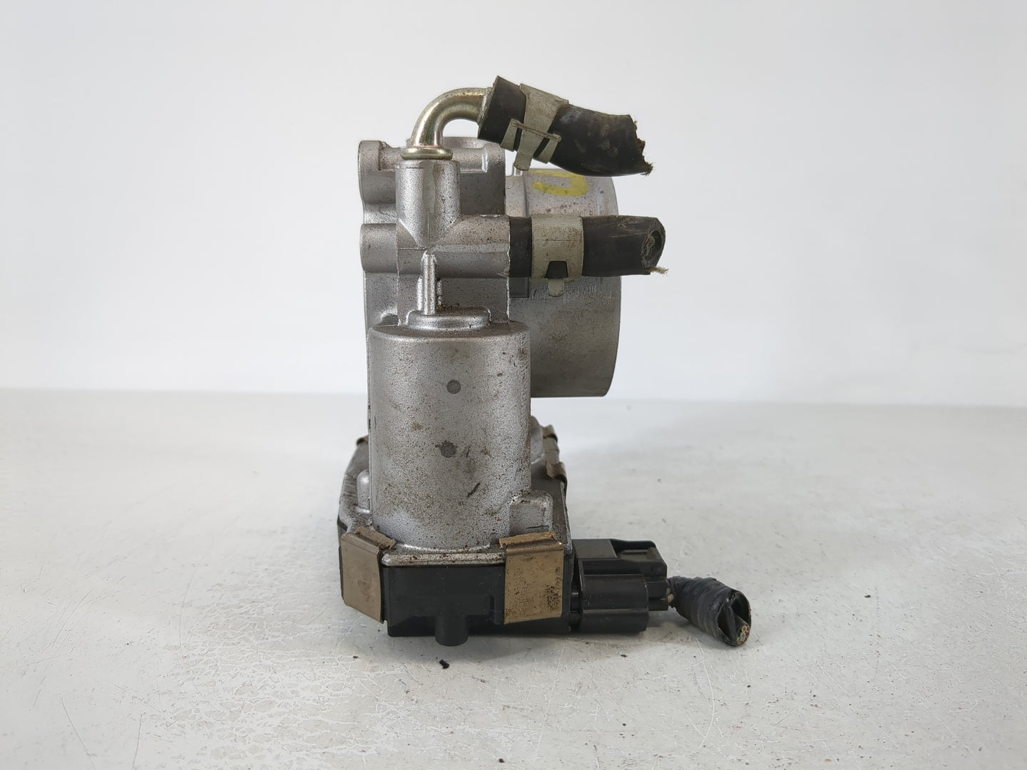 2016-2020 Infiniti Q50 Throttle Body P/N:RME60-52 Fits Fits 2016 2017 2018 2019 2020 OEM Used Auto Parts - Oemusedautoparts1