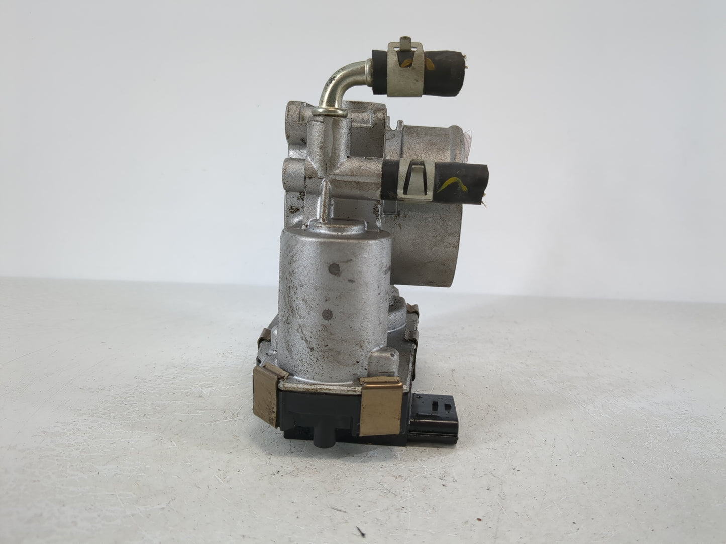 2016-2020 Infiniti Q50 Throttle Body P/N:RME60-52 Fits Fits 2016 2017 2018 2019 2020 OEM Used Auto Parts - Oemusedautoparts1