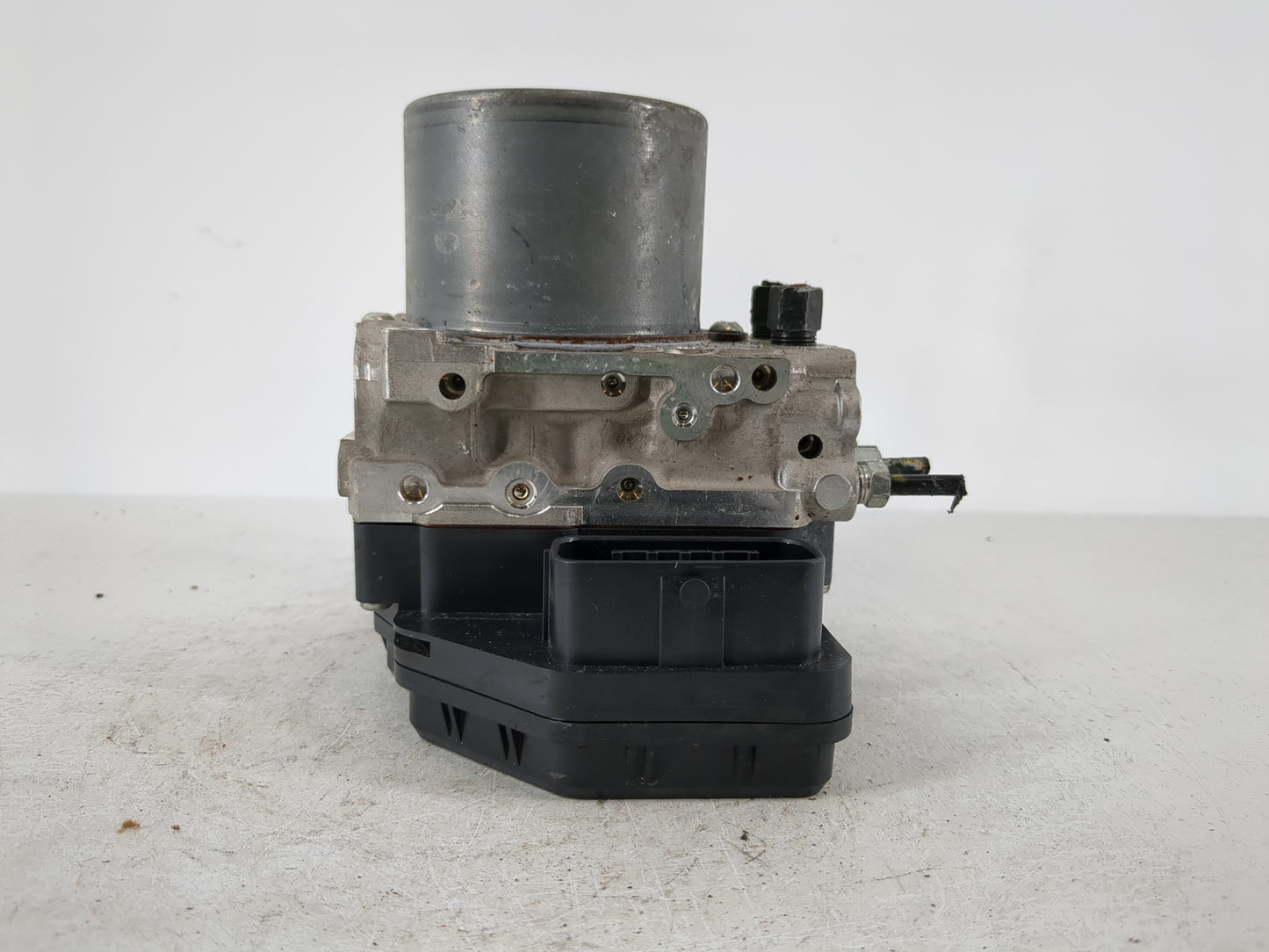 2020 Infiniti Q50 ABS Pump Control Module Replacement P/N:116040-66210 47660 6HC0A Fits OEM Used Auto Parts - Oemusedautopar