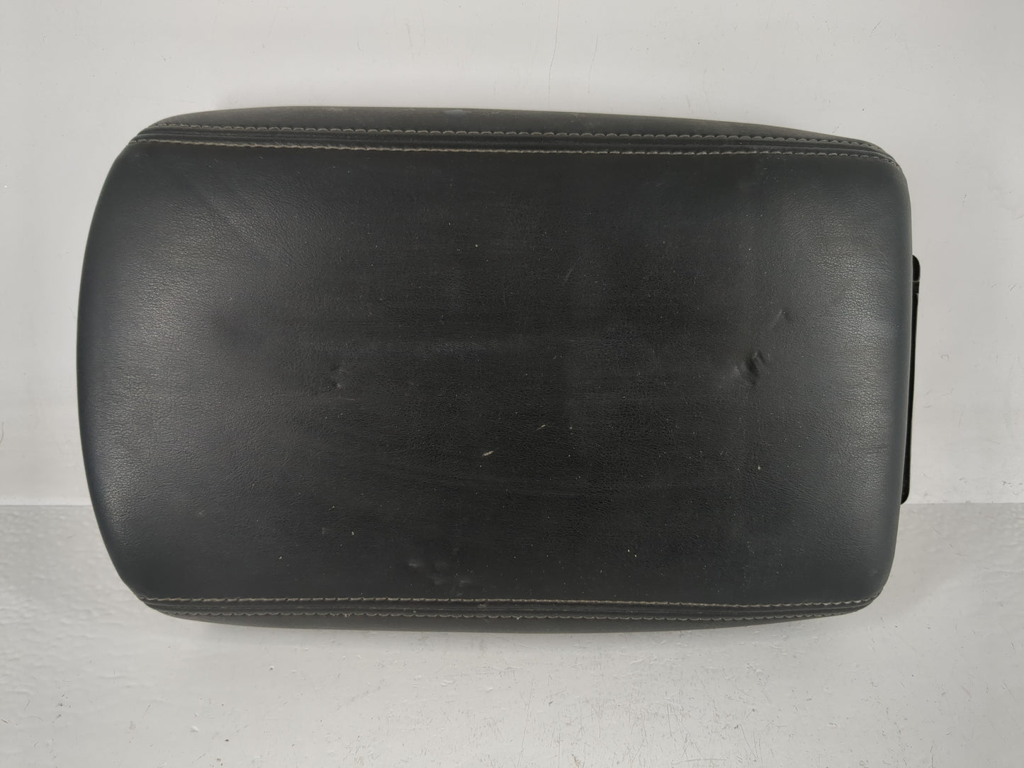 2020 Infiniti Q50 Center Console Armrest Cover Lid P/N:2019 3 7 Fits OEM Used Auto Parts - Oemusedautoparts1.com