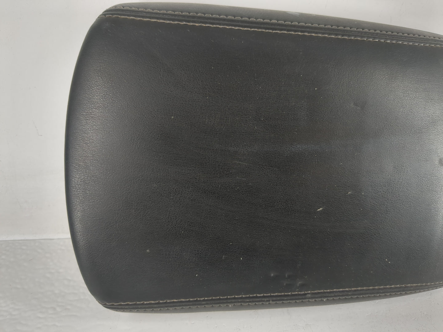 2020 Infiniti Q50 Center Console Armrest Cover Lid P/N:2019 3 7 Fits OEM Used Auto Parts - Oemusedautoparts1.com