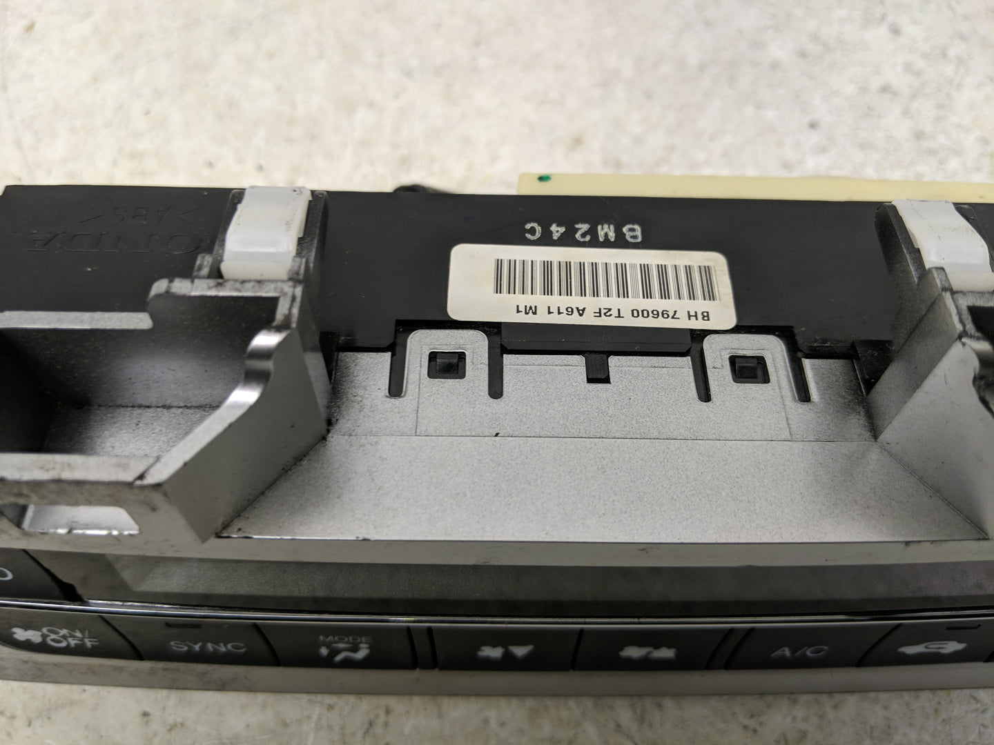 2020 Infiniti Q50 Climate Control Module Temperature AC/Heater Replacement P/N:79600 T2F A611 Fits OEM Used Auto Parts - Oem