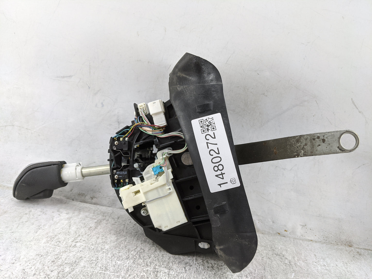 2020 Infiniti Q50 Floor Console Assembly Shifter Black - Oemusedautoparts1.com