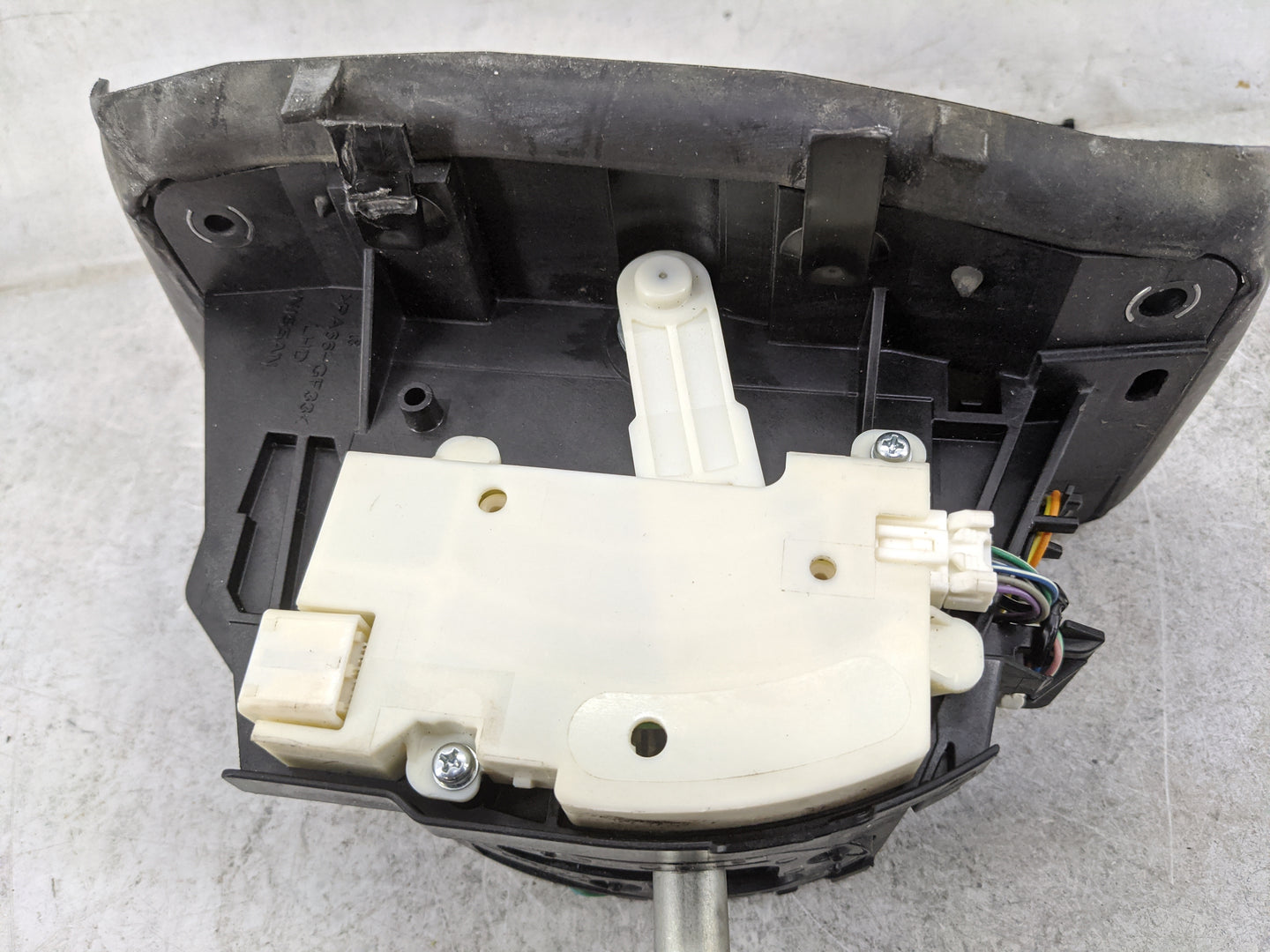 2020 Infiniti Q50 Floor Console Assembly Shifter Black - Oemusedautoparts1.com