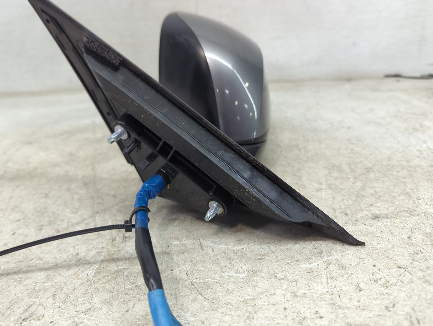 2019-2020 Infiniti Q50 Driver Side View Mirror - Left Door Mirror OEM Used - Oemusedautoparts1.com