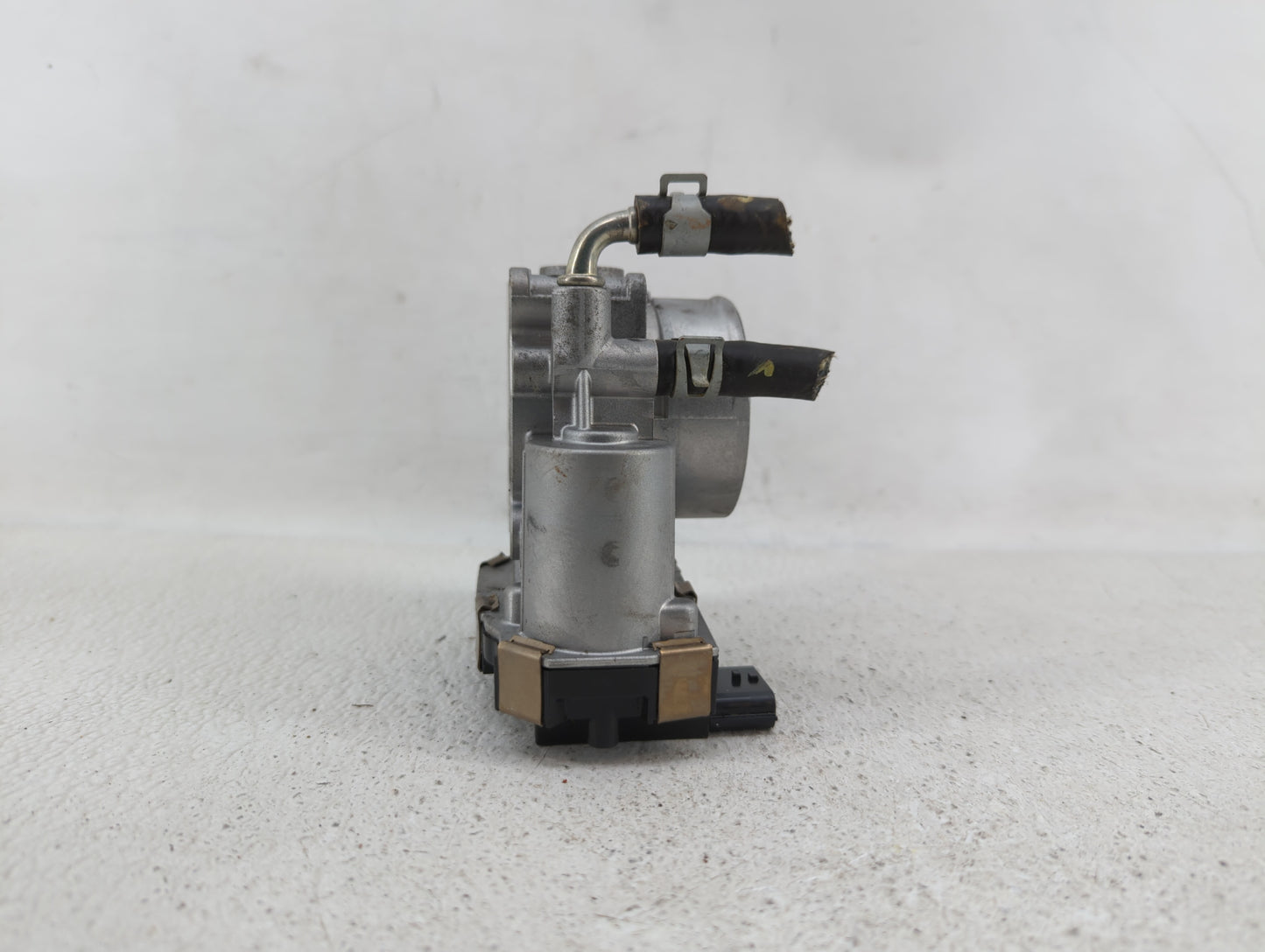 2016-2018 Infiniti Q50 Throttle Body P/N:RME60-52 Fits Fits 2016 2017 2018 OEM Used Auto Parts - Oemusedautoparts1.com