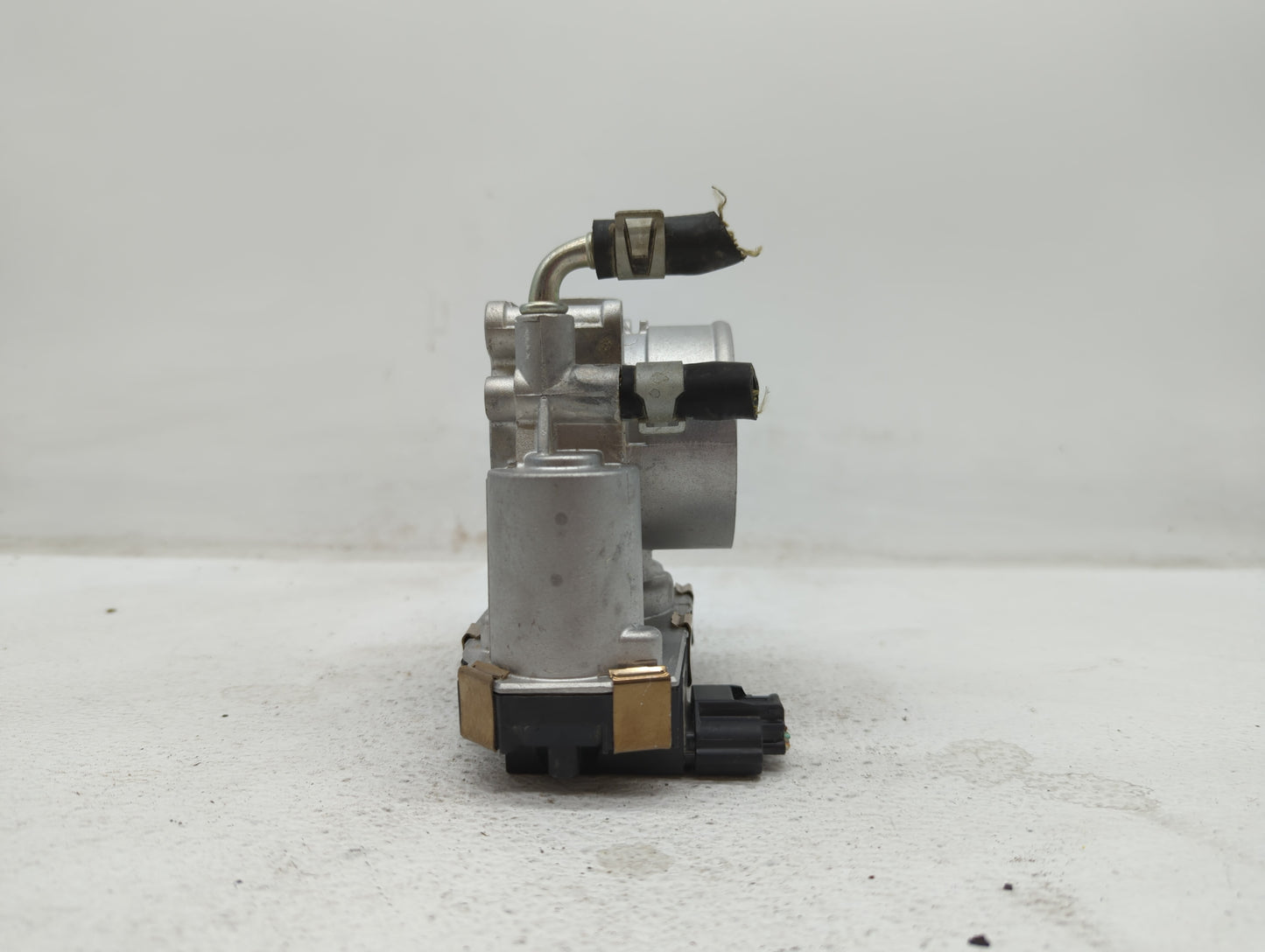 2016-2018 Infiniti Q50 Throttle Body P/N:RME60-52 Fits Fits 2016 2017 2018 OEM Used Auto Parts - Oemusedautoparts1.com