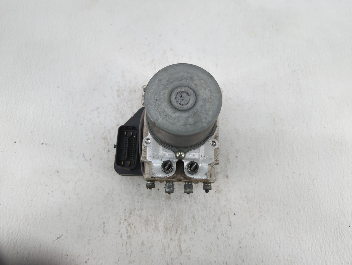 2020 Infiniti Q50 ABS Pump Control Module Replacement P/N:133230-7870 Fits OEM Used Auto Parts - Oemusedautoparts1.com