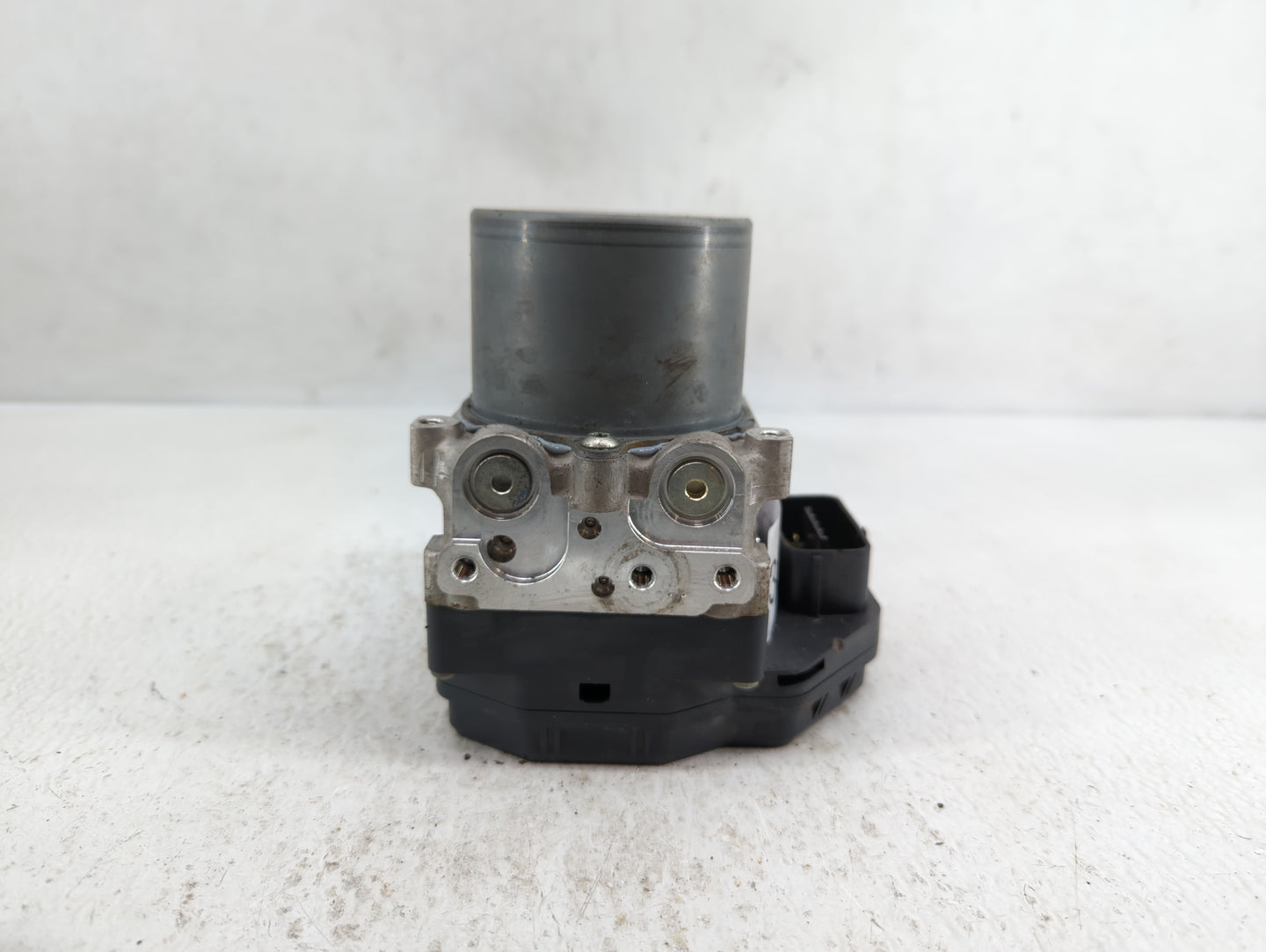 2020 Infiniti Q50 ABS Pump Control Module Replacement P/N:133230-7870 Fits OEM Used Auto Parts - Oemusedautoparts1.com