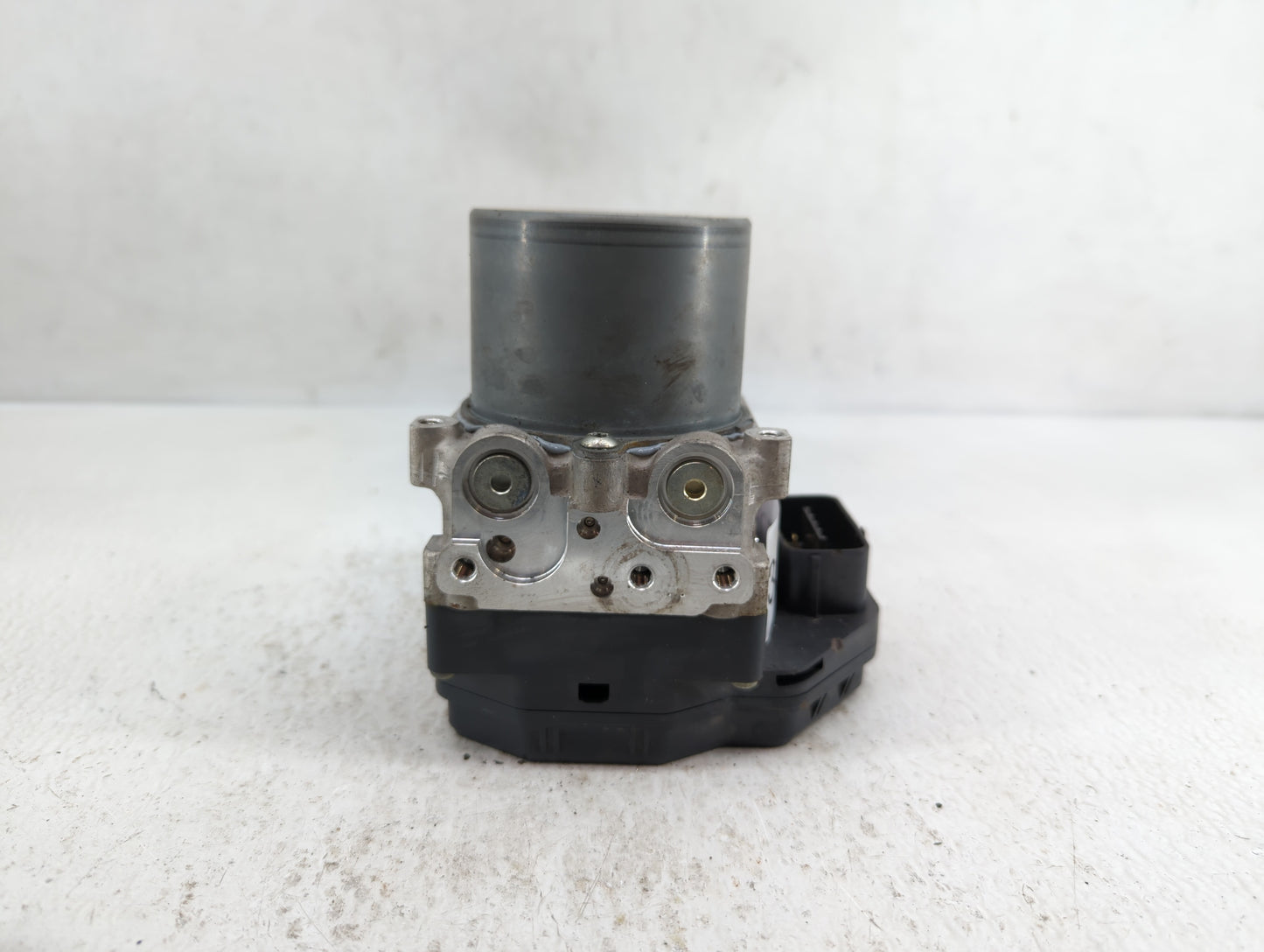 2020 Infiniti Q50 ABS Pump Control Module Replacement P/N:133230-7870 Fits OEM Used Auto Parts - Oemusedautoparts1.com