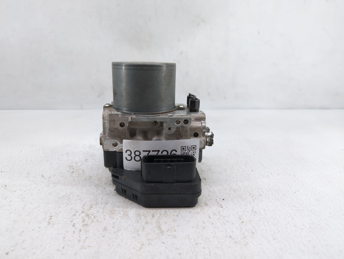 2020 Infiniti Q50 ABS Pump Control Module Replacement P/N:133230-7870 Fits OEM Used Auto Parts - Oemusedautoparts1.com