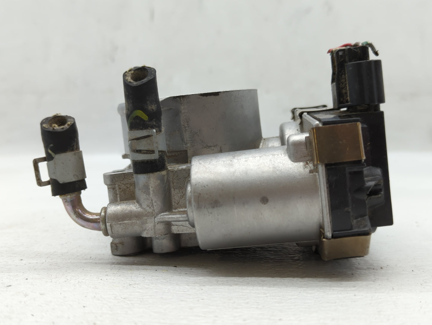 2016-2020 Infiniti Q50 Throttle Body P/N:RME60-52 Fits Fits 2016 2017 2018 2019 2020 OEM Used Auto Parts - Oemusedautoparts1