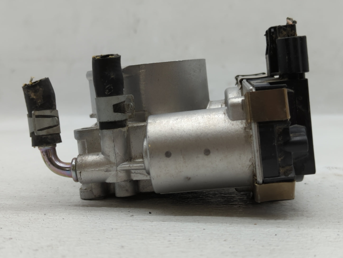 2016-2020 Infiniti Q50 Throttle Body P/N:RME60-52 Fits Fits 2016 2017 2018 2019 2020 OEM Used Auto Parts - Oemusedautoparts1