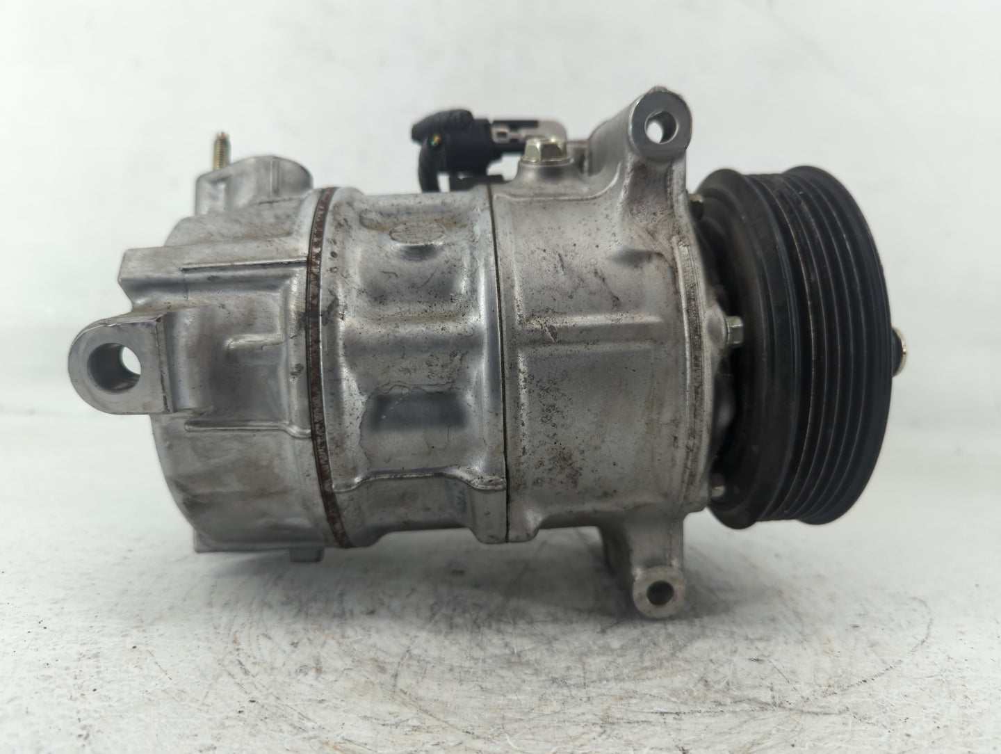 2016-2020 Infiniti Q50 Air Conditioning A/c Ac Compressor Oem - Oemusedautoparts1.com