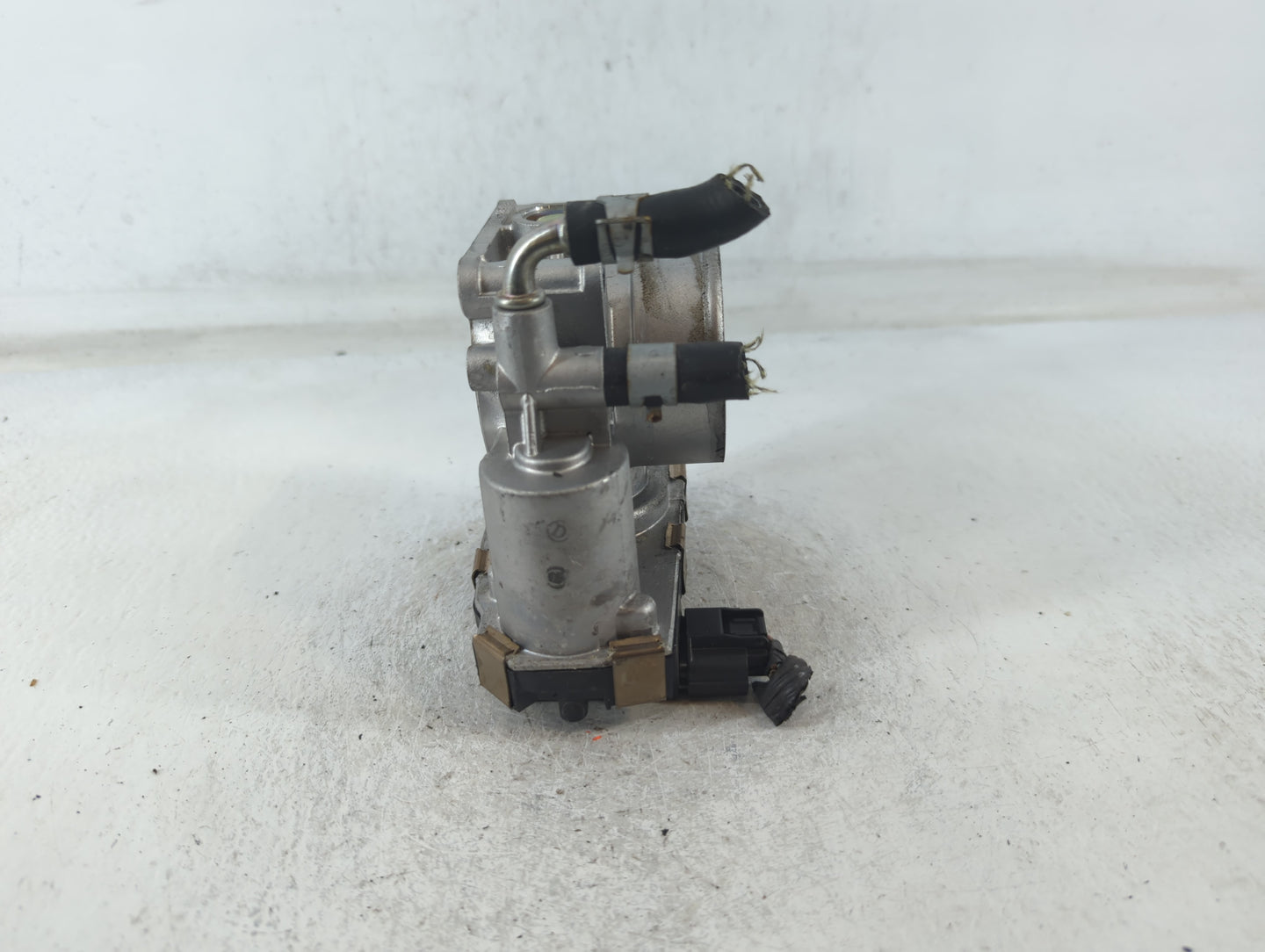 2016-2020 Infiniti Q50 Throttle Body P/N:8928 RME60-52 Fits Fits 2016 2017 2018 2019 2020 OEM Used Auto Parts - Oemusedautop