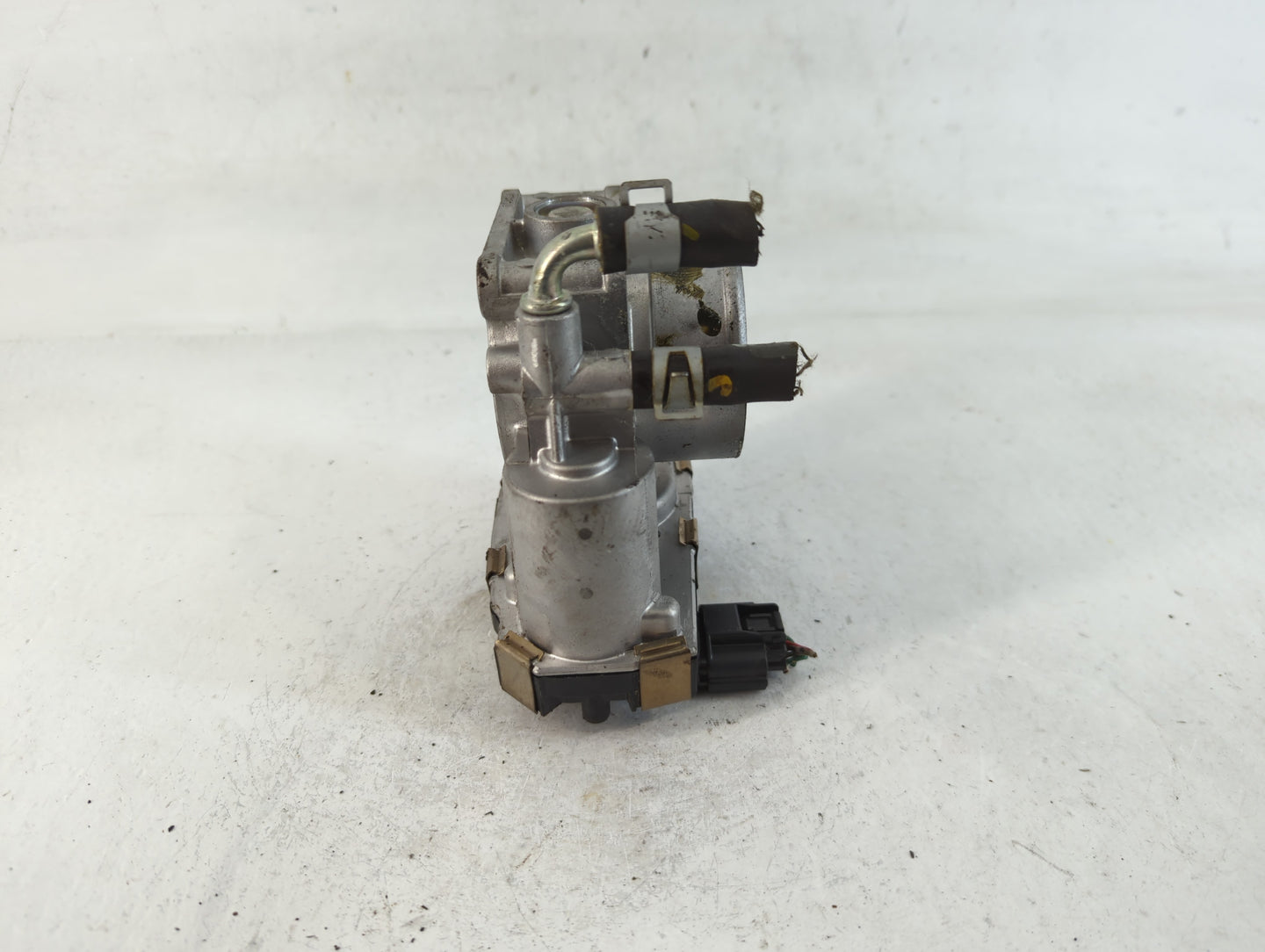 2016-2020 Infiniti Q50 Throttle Body P/N:9X16 RME60-52 Fits Fits 2016 2017 2018 2019 2020 OEM Used Auto Parts - Oemusedautop