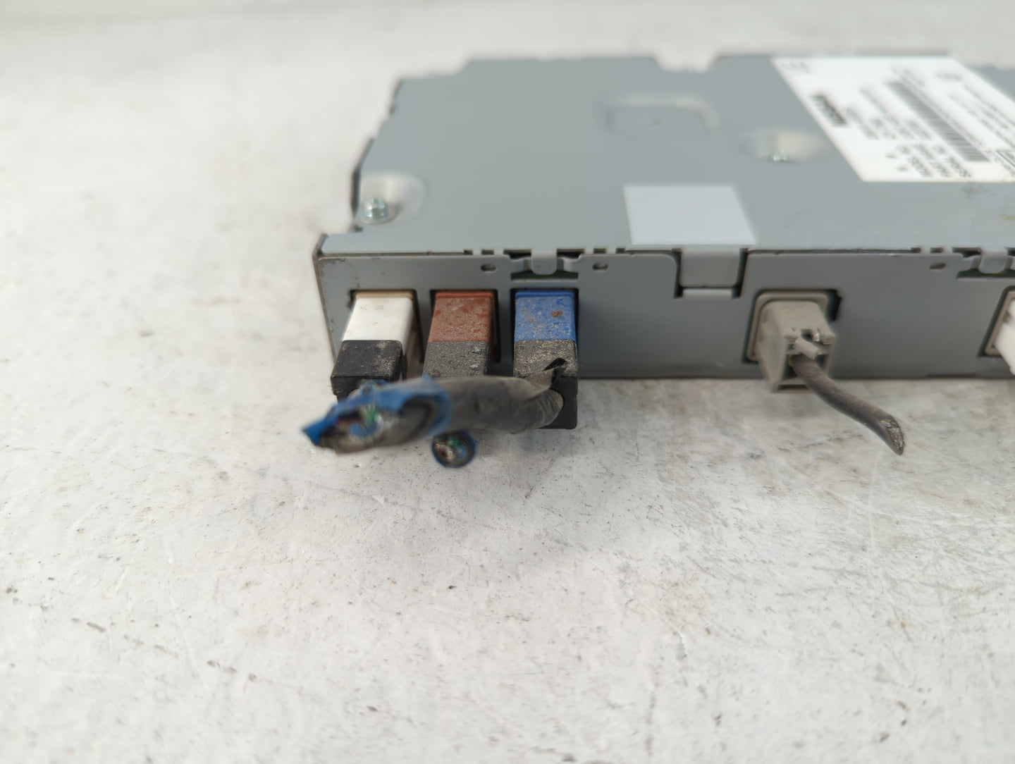 2018-2020 Infiniti Q50 Chassis Control Module Ccm Bcm Body Control - Oemusedautoparts1.com