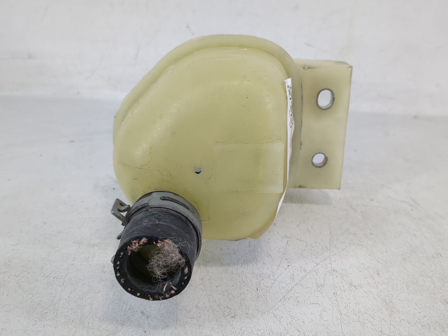 Infiniti Q60 Windshield Washer Fluid Reservoir Bottle Oem - Oemusedautoparts1.com