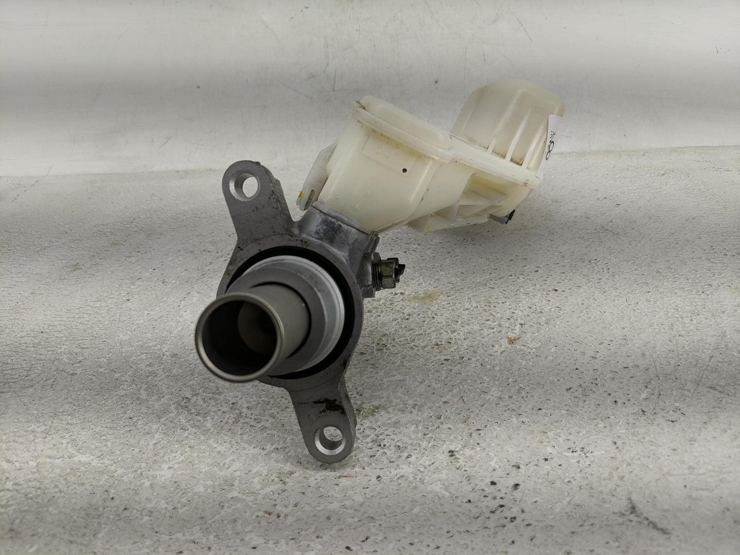 2019-2020 Infiniti Qx50 Brake Master Cylinder 1313784 - Oemusedautoparts1.com
