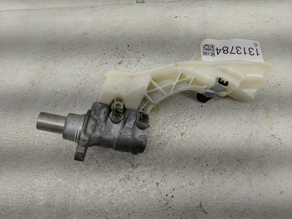 2019-2020 Infiniti Qx50 Brake Master Cylinder 1313784 - Oemusedautoparts1.com