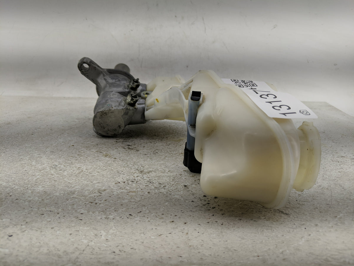 2019-2020 Infiniti Qx50 Brake Master Cylinder 1313784 - Oemusedautoparts1.com