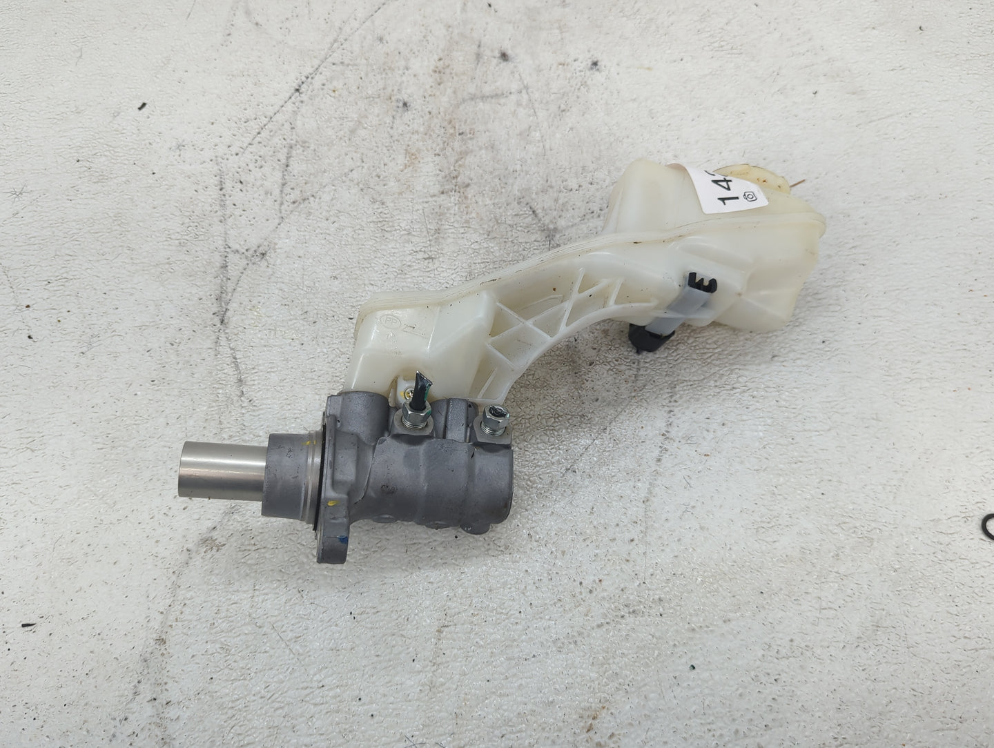 2019-2020 Infiniti Qx50 Brake Master Cylinder 1423312 - Oemusedautoparts1.com