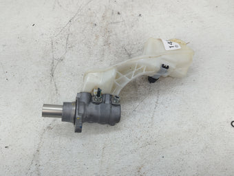 compare product 2019-2020 Infiniti Qx50 Brake Master Cylinder 1423312