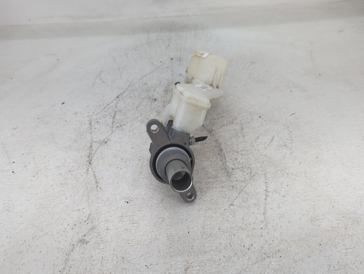 2019-2020 Infiniti Qx50 Brake Master Cylinder 1423312 - Oemusedautoparts1.com