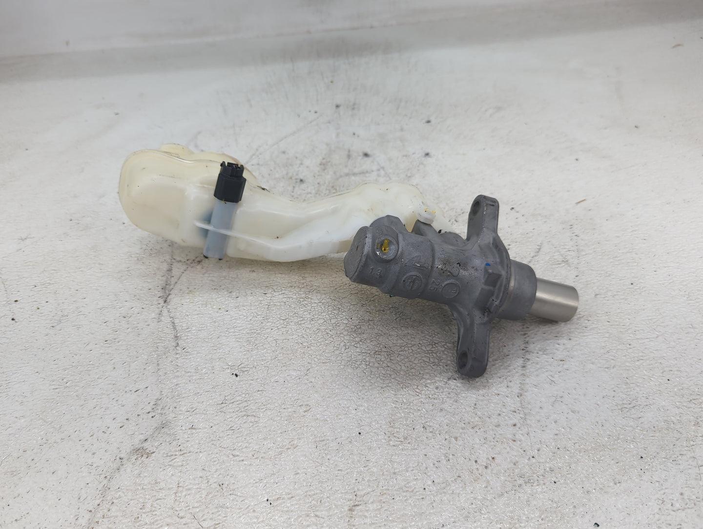 2019-2020 Infiniti Qx50 Brake Master Cylinder 1423312 - Oemusedautoparts1.com