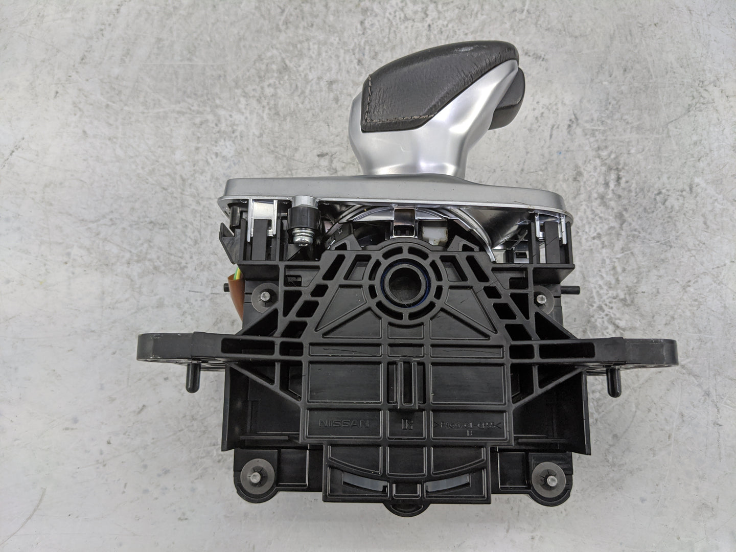 2020 Infiniti Qx50 Floor Console Assembly Shifter Black - Oemusedautoparts1.com