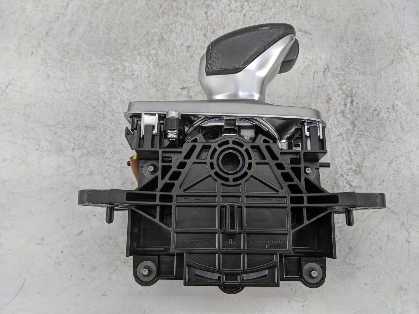 2020 Infiniti Qx50 Floor Console Assembly Shifter Black - Oemusedautoparts1.com