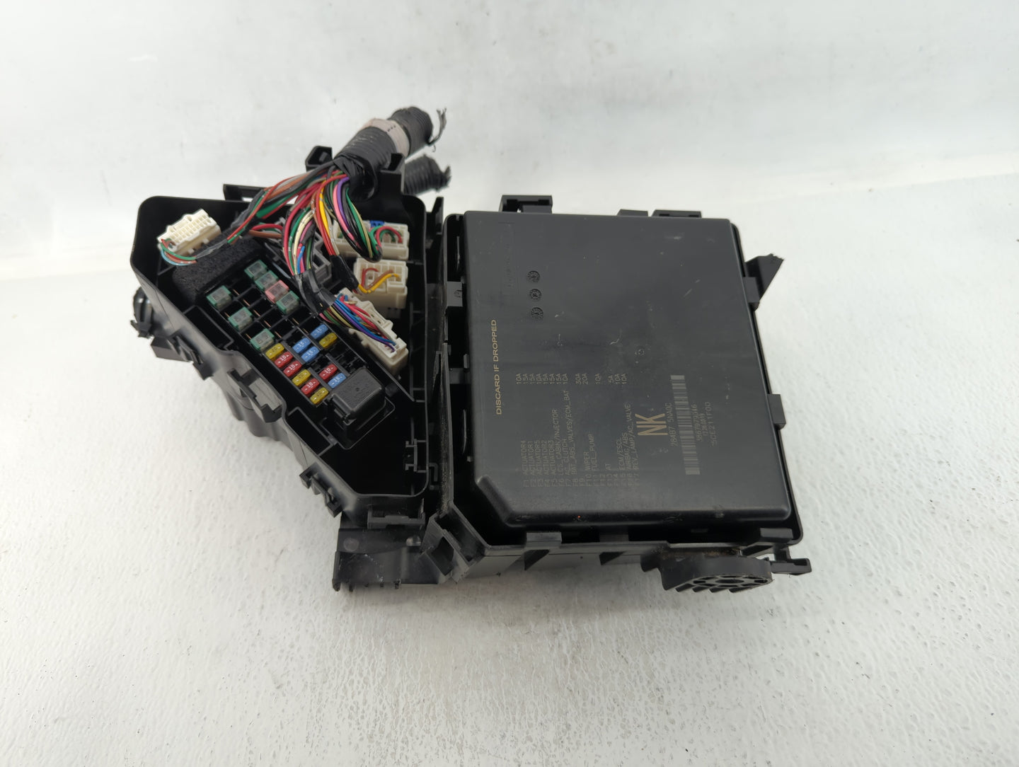 2019-2020 Infiniti Qx50 Fusebox Fuse Box Panel Relay Module P/N:3867979046 284B7 5NA0C Fits Fits 2019 2020 OEM Used Auto Par
