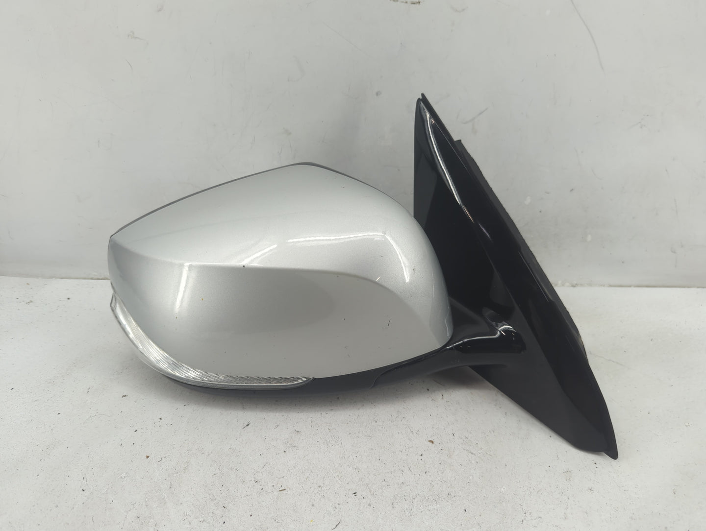 2016-2020 Infiniti Qx60 Passenger Side View Mirror - Right Door Mirror OEM Used - Oemusedautoparts1.com