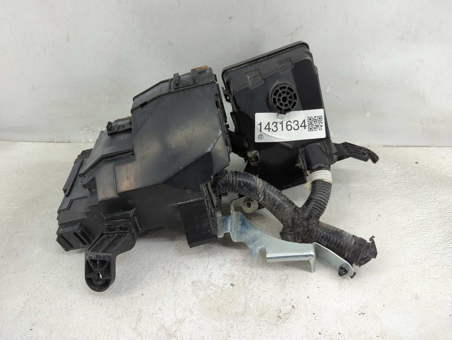 2020 Infiniti Qx60 Fusebox Fuse Box Panel Relay Module Fits OEM Used Auto Parts - Oemusedautoparts1.com