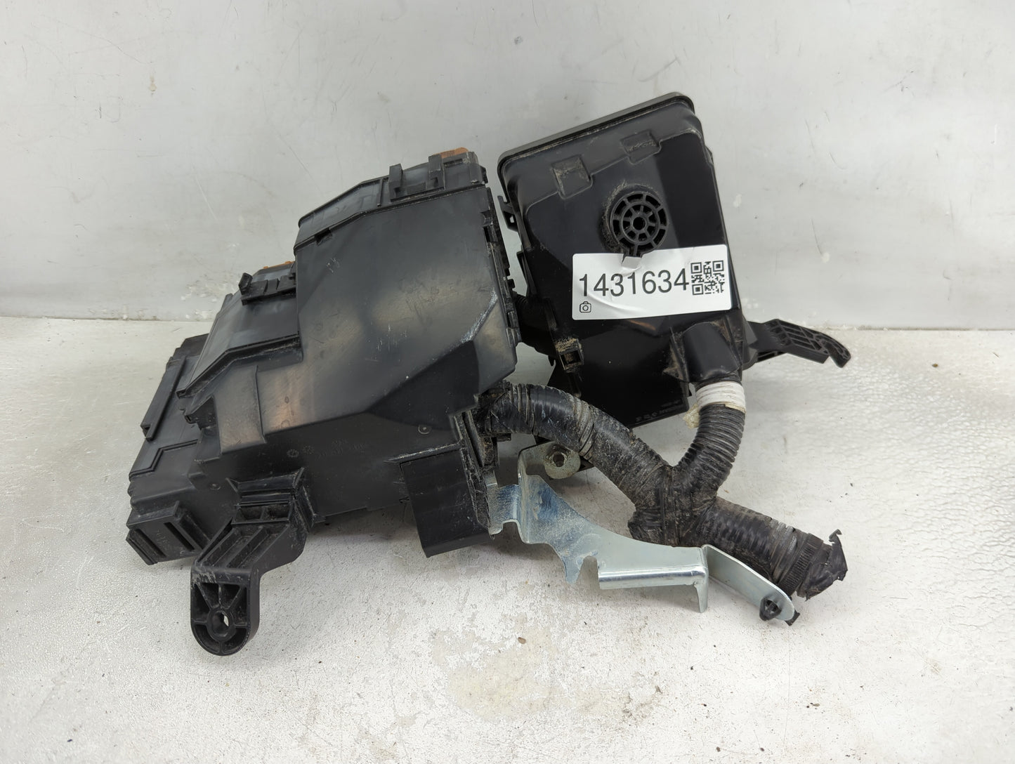 2020 Infiniti Qx60 Fusebox Fuse Box Panel Relay Module Fits OEM Used Auto Parts - Oemusedautoparts1.com