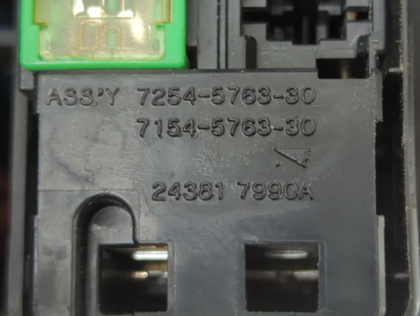 2015-2020 Infiniti Qx60 Fusebox Fuse Box Panel Relay Module P/N:7254-5763-30 24381 7990A Fits OEM Used Auto Parts - Oemuseda