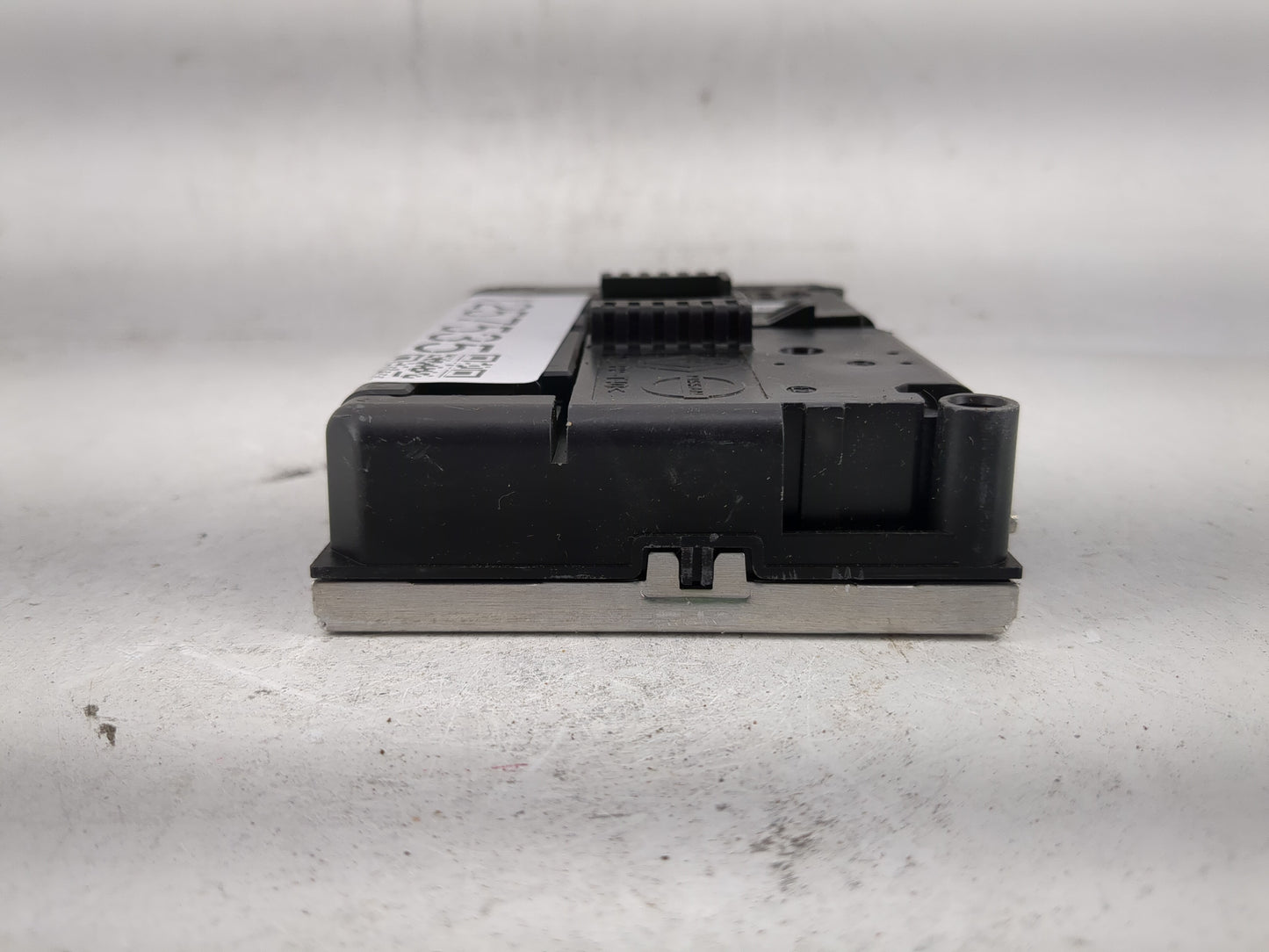 2020 Infiniti Qx80 Chassis Control Module Ccm Bcm Body Control - Oemusedautoparts1.com