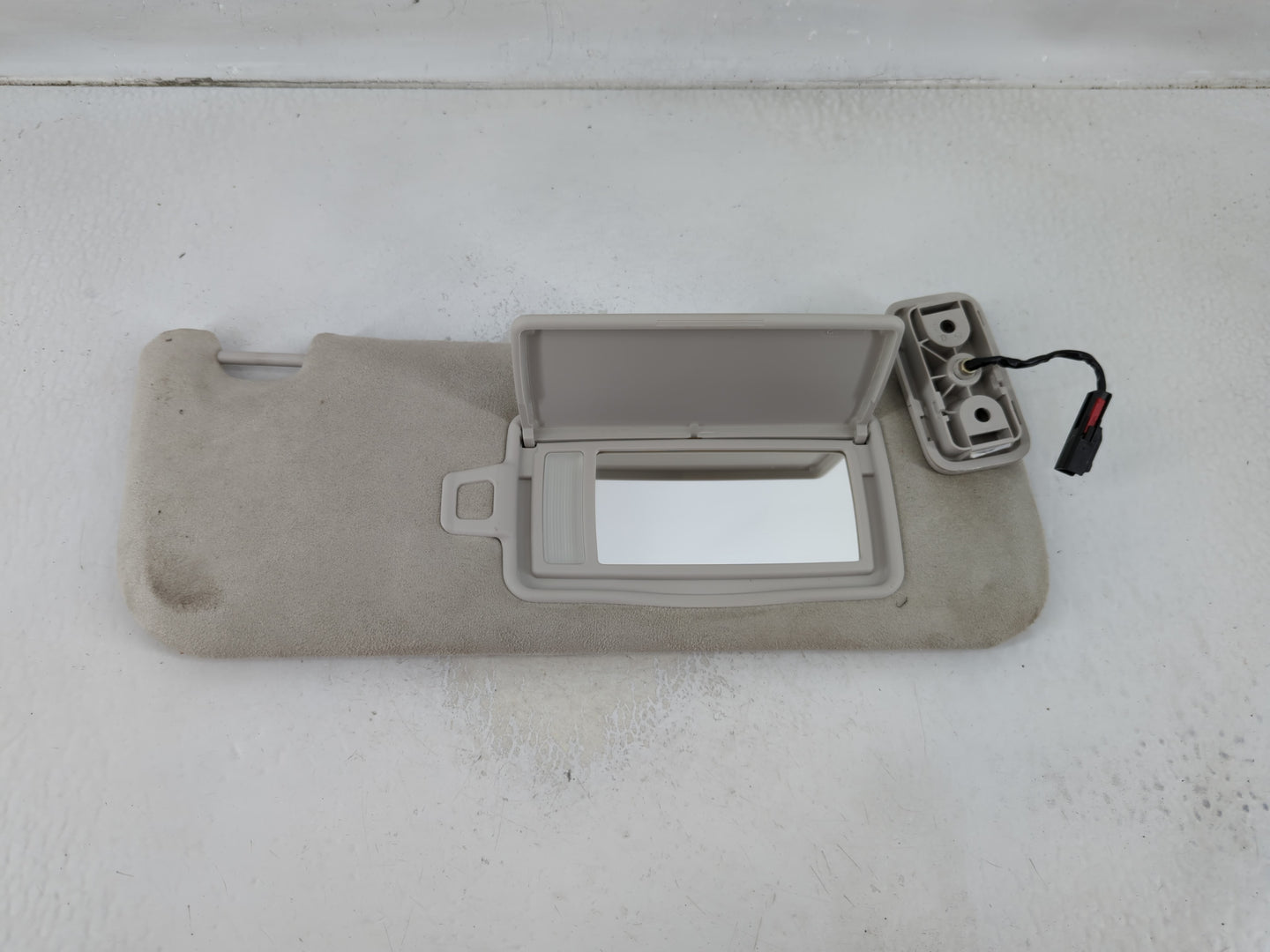 2017-2020 Jaguar F-Pace Sun Visor Shade Replacement Passenger Right Mirror Fits Fits 2017 2018 2019 2020 OEM Used Auto Parts