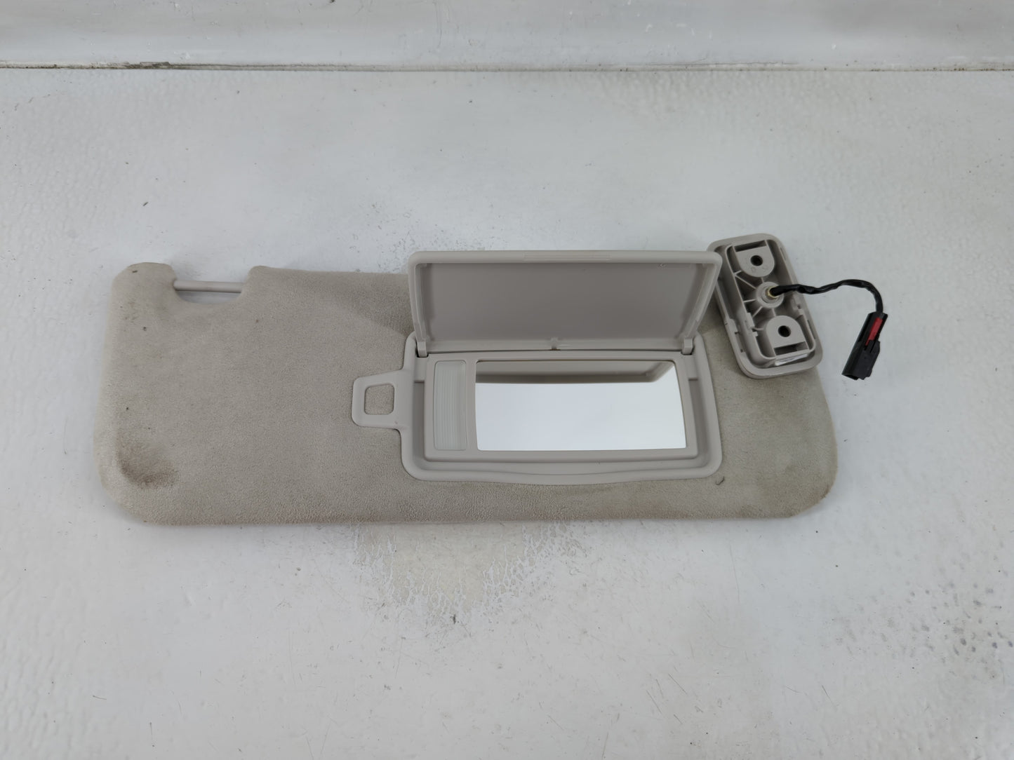 2017-2020 Jaguar F-Pace Sun Visor Shade Replacement Passenger Right Mirror Fits Fits 2017 2018 2019 2020 OEM Used Auto Parts