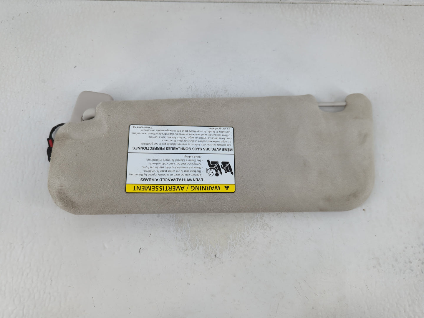 2017-2020 Jaguar F-Pace Sun Visor Shade Replacement Passenger Right Mirror Fits Fits 2017 2018 2019 2020 OEM Used Auto Parts