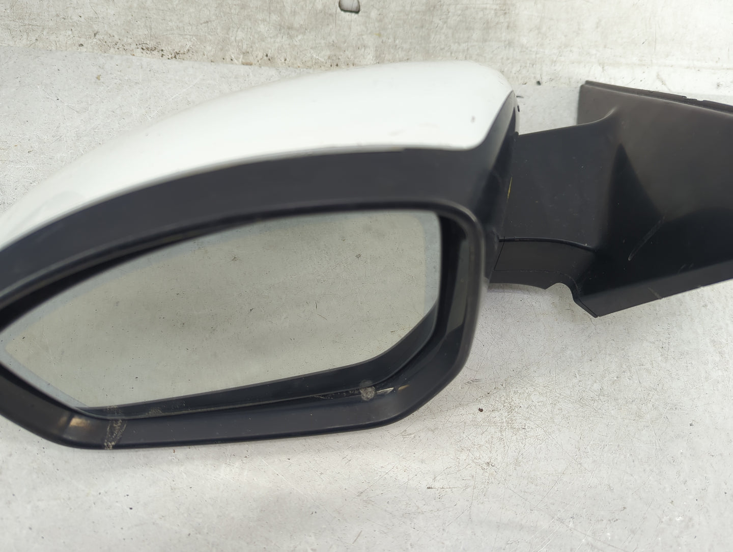 2017-2020 Jaguar F-Pace Driver Side View Mirror - Left Door Mirror OEM Used - Oemusedautoparts1.com