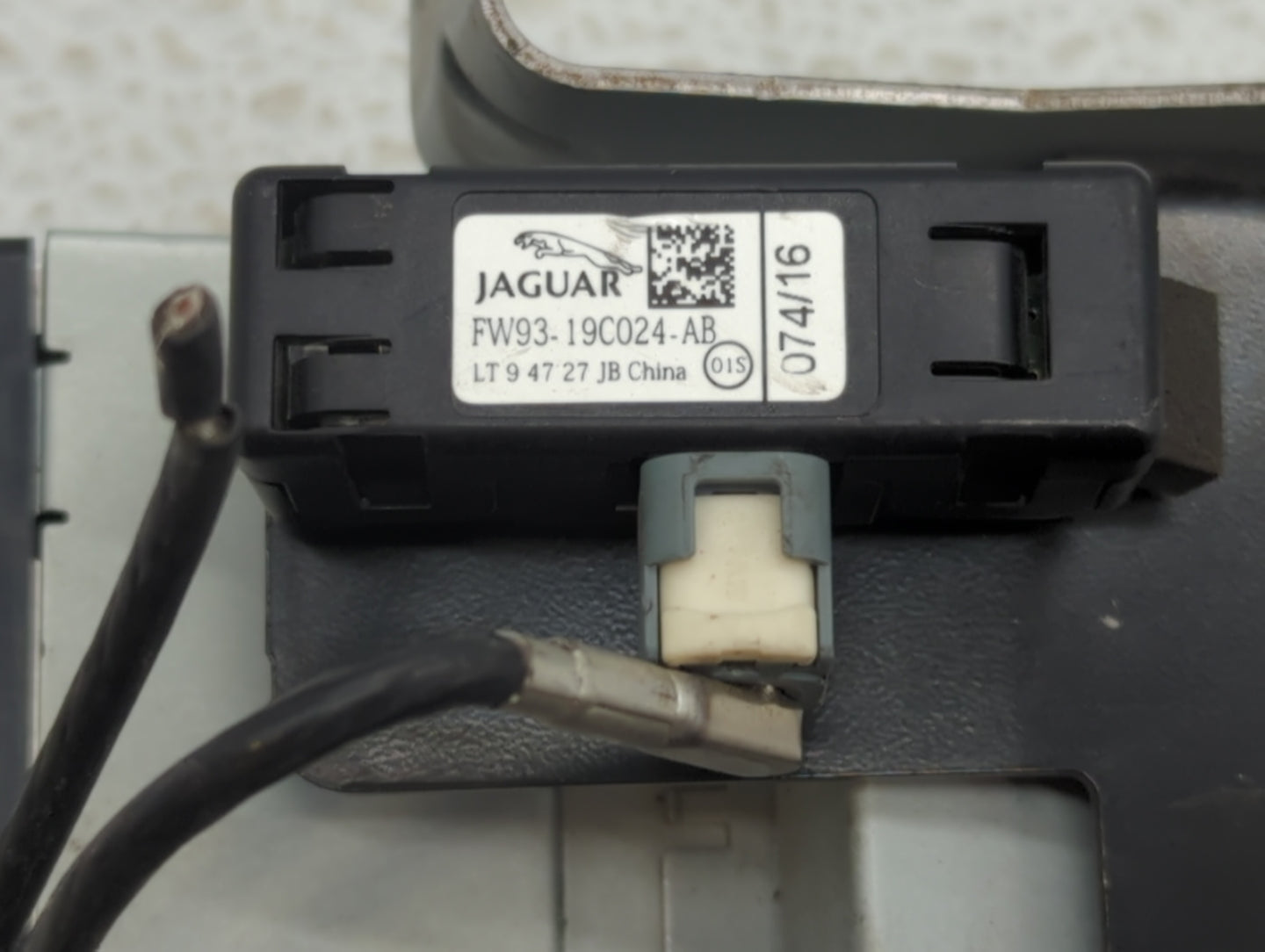 2017-2020 Jaguar F-Pace Radio AM FM Cd Player Receiver Replacement P/N:FW93-11B608-AD GX63-18K812-DE Fits OEM Used Auto Part