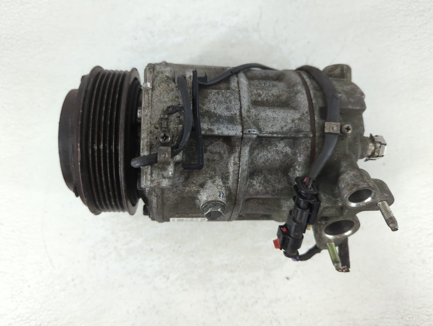 2017-2020 Jaguar F-pace Air Conditioning A/c Ac Compressor Oem - Oemusedautoparts1.com