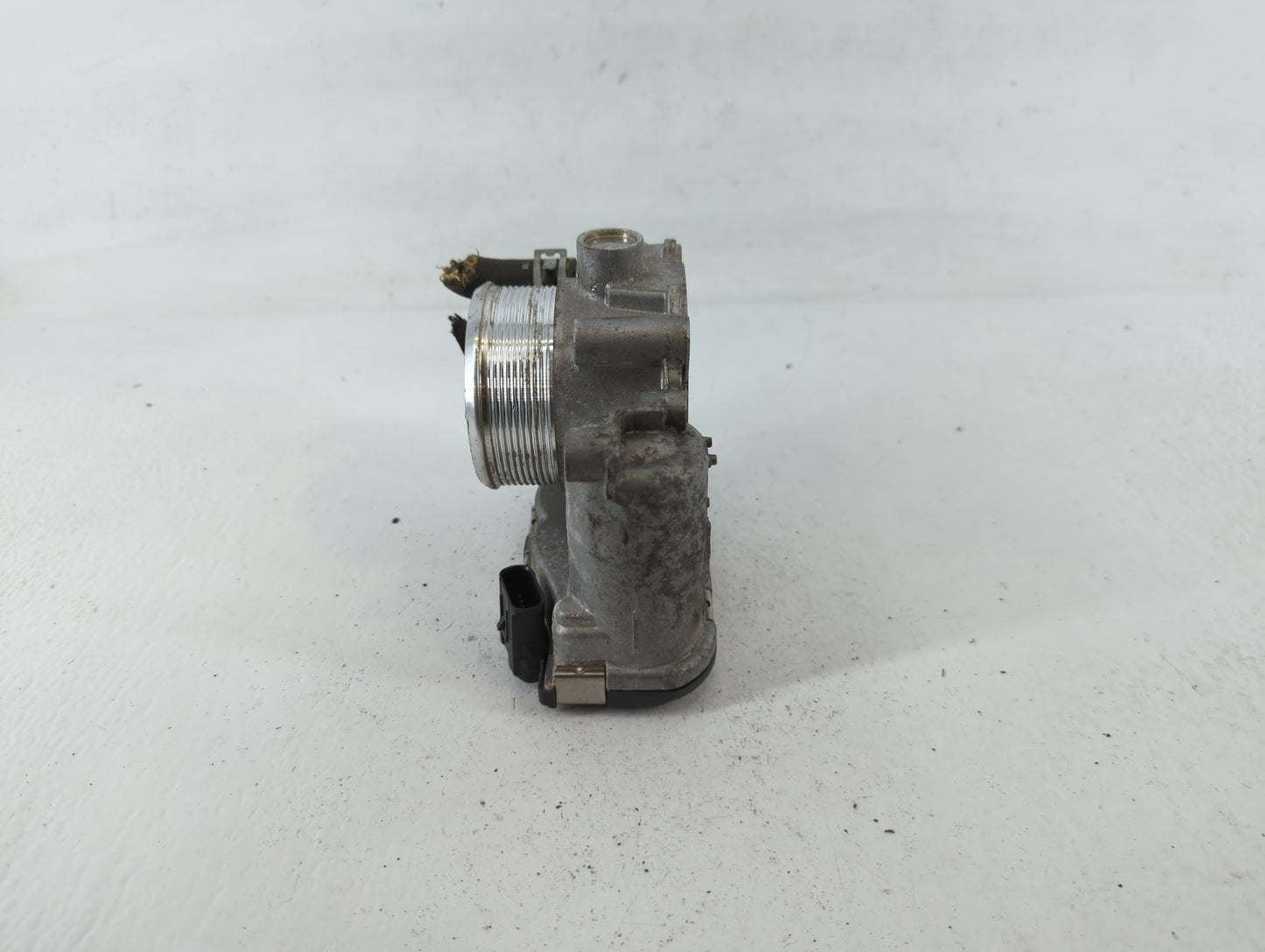 2018-2020 Jaguar F-Pace Throttle Body P/N:K4P3-9F991-AA Fits Fits 2018 2019 2020 OEM Used Auto Parts - Oemusedautoparts1.com