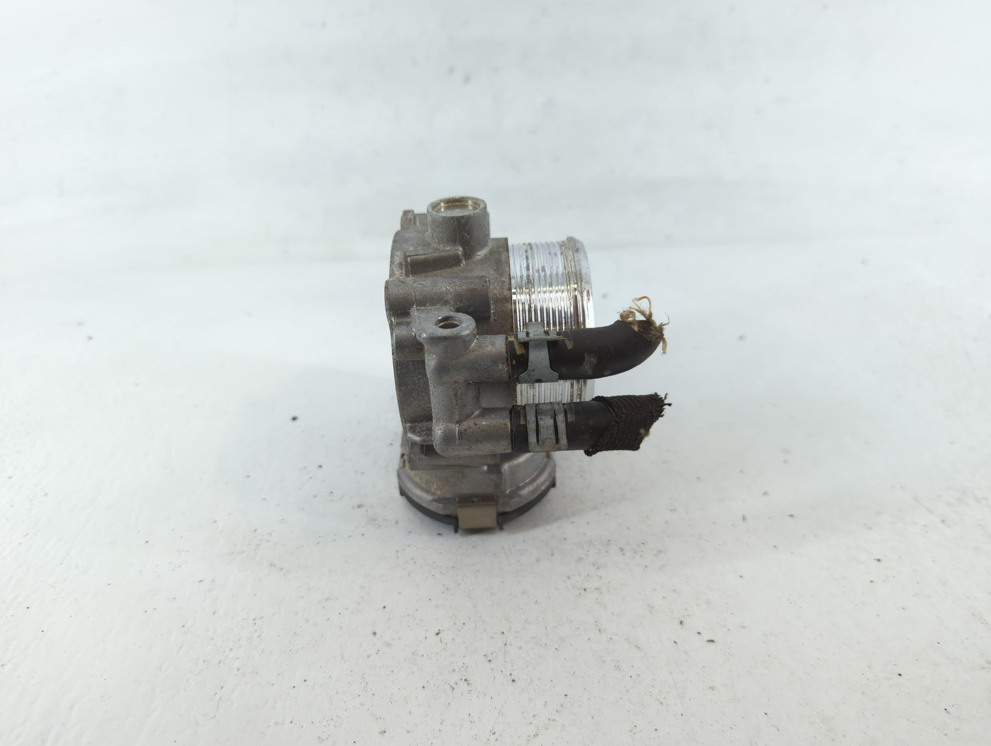 2018-2020 Jaguar F-Pace Throttle Body P/N:K4P3-9F991-AA Fits Fits 2018 2019 2020 OEM Used Auto Parts - Oemusedautoparts1.com