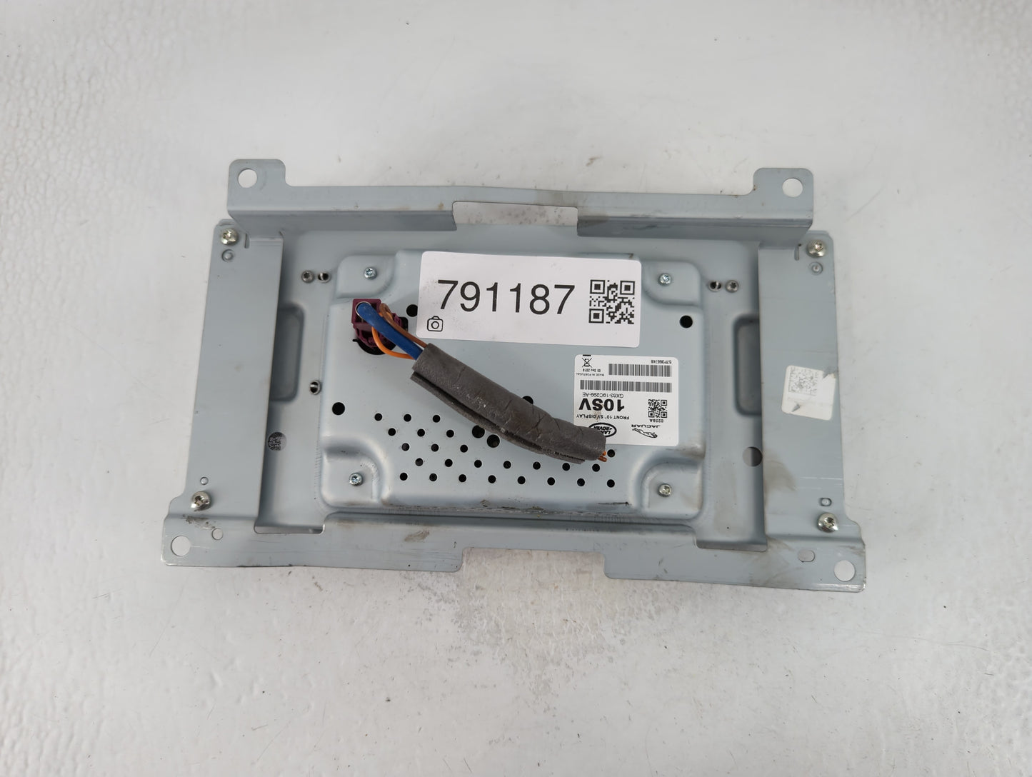 2020-2020 Jaguar F-pace Information Display Screen - Oemusedautoparts1.com