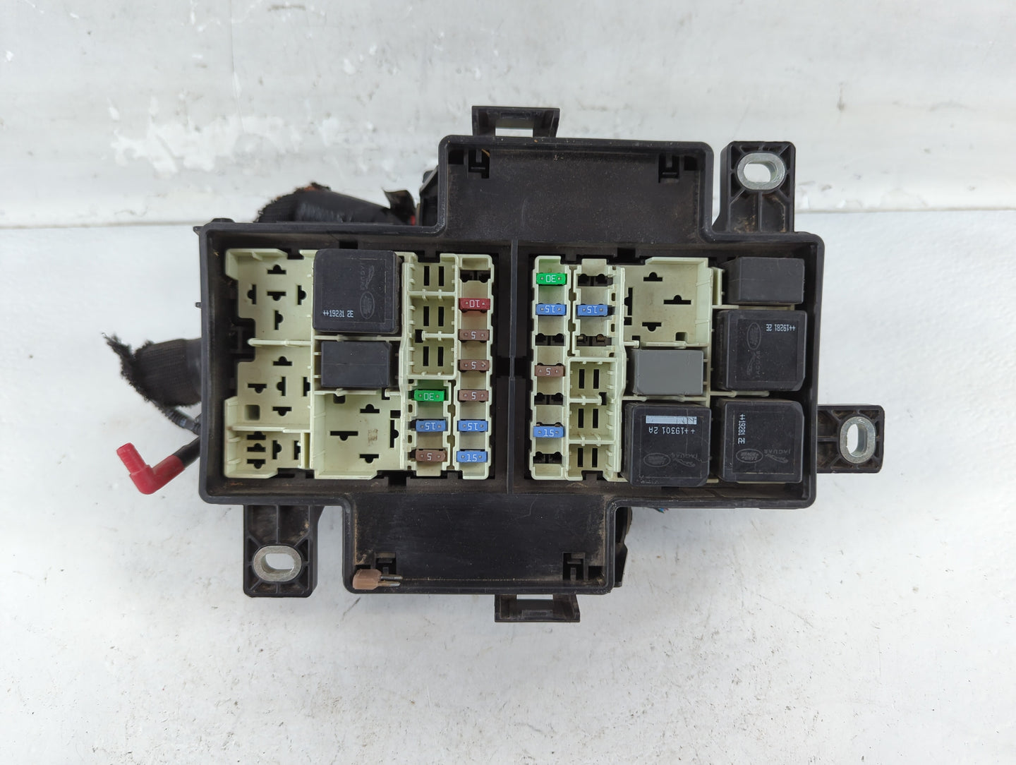 2020 Jaguar I-Pace Fusebox Fuse Box Panel Relay Module P/N:J9D3-14A076-CA Fits OEM Used Auto Parts - Oemusedautoparts1.com