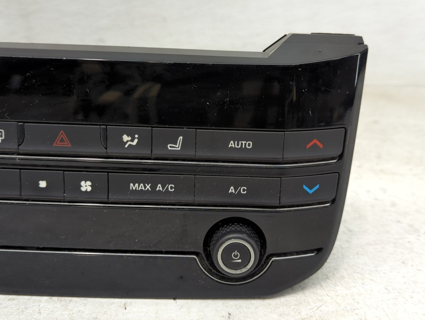 2018-2019 Jaguar Xf Climate Control Module Temperature AC/Heater Replacement P/N:KX63-18C858-SB Fits Fits 2018 2019 OEM Used